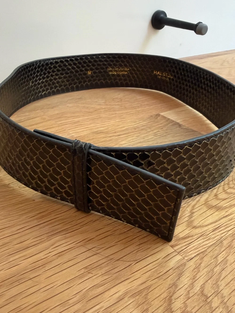 HALSTON Vintage Brown Embossed Leather Women’s Belt  Sz M
